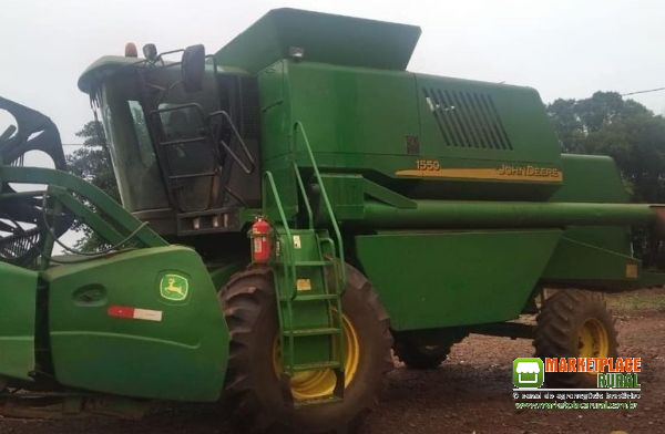 Colheitadeira John Deere 1550