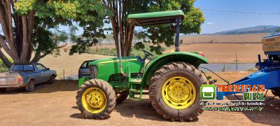 Trator John Deere 5055E