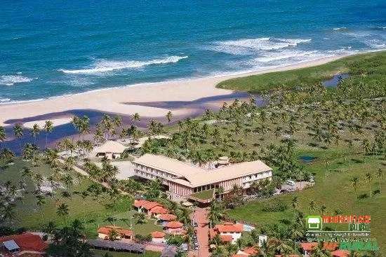 Hotel Resort no Litoral Norte da Bahia, 54 apartamentos, frente mar