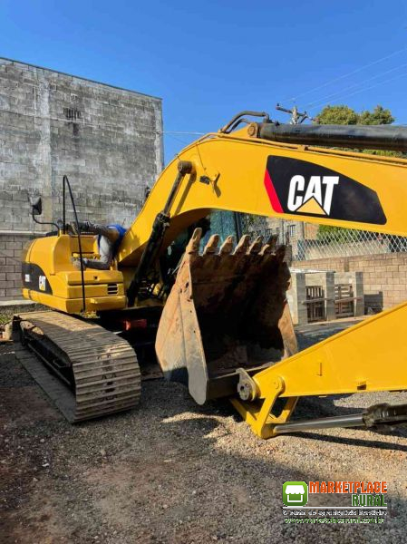 Escavadeira CAT 320 DL