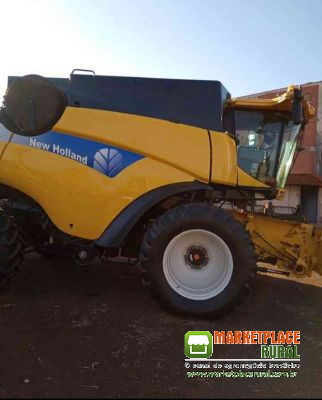 Colheitadeira New Holland CR9060