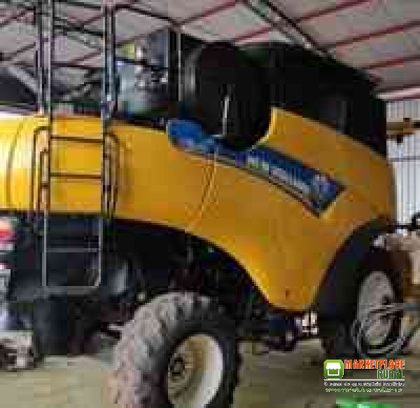 Colheitadeira New Holland CR 6080