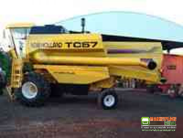 Colheitadeira New Holland TC 57