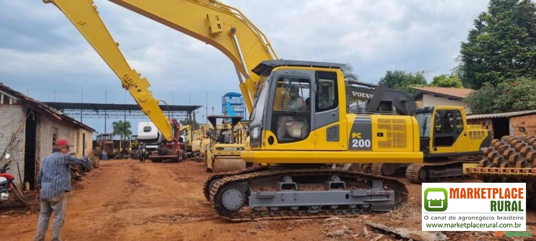 ESCAVADEIRA HIDRAULICA KOMATSU PC200