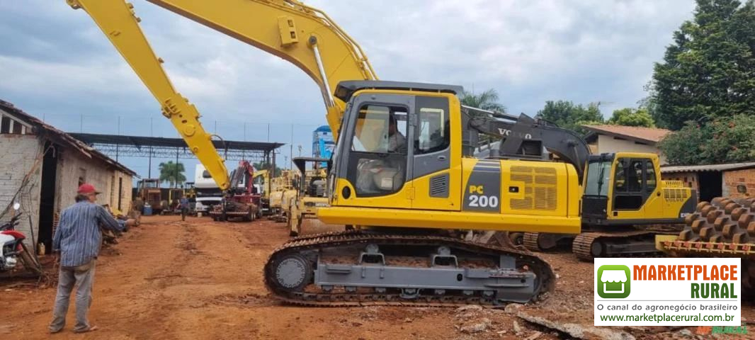 ESCAVADEIRA HIDRAULICA KOMATSU PC200