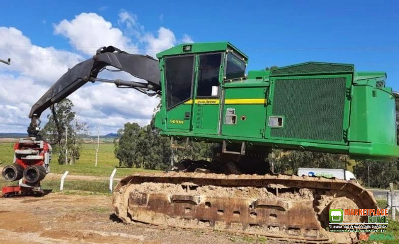 Harvester John Deere 909JH ano 2009 com 3000 (motor novo) Com Cabeçote Logomax 10.000 XT