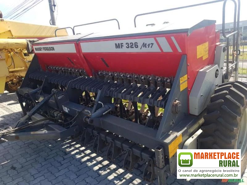 Plantadeira Massey Ferguson MF326 M17, 26 Linhas, Ano 2014.