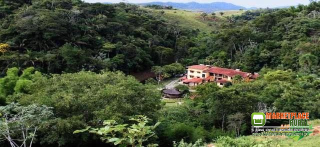 Fonte de Água Natural na Região Serrana