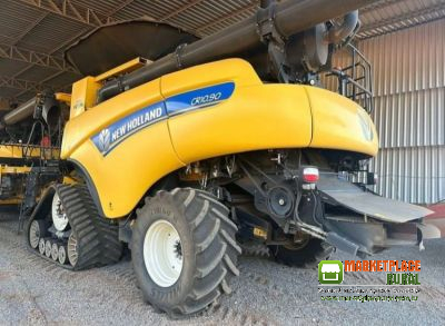 Colheitadeira New Holland CR10.90