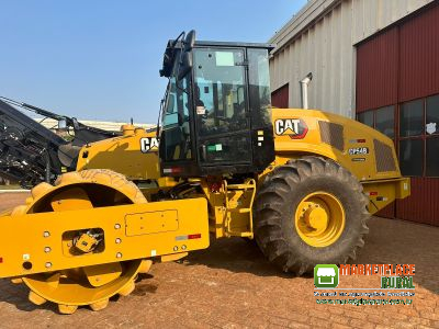 Rolo Compactador Caterpillar CP54B