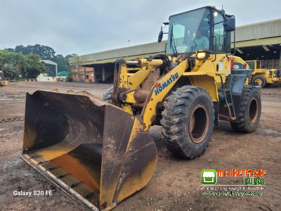 Pá Carregadeira komatsu WA200 ano 2012,