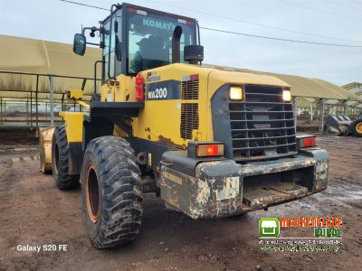 Pá Carregadeira komatsu WA200 ano 2012,