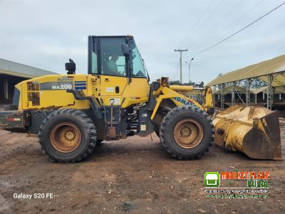 Pá Carregadeira komatsu WA200 ano 2012,